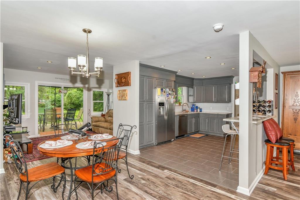 7034 Spring Mill Road Indianapolis, IN 46260 - Photo 5 of 29 Gallery Image 5