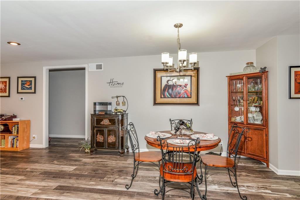 7034 Spring Mill Road Indianapolis, IN 46260 - Photo 9 of 29 Gallery Image 9