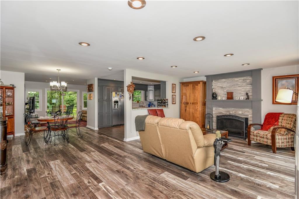 7034 Spring Mill Road Indianapolis, IN 46260 - Photo 10 of 29 Gallery Image 10