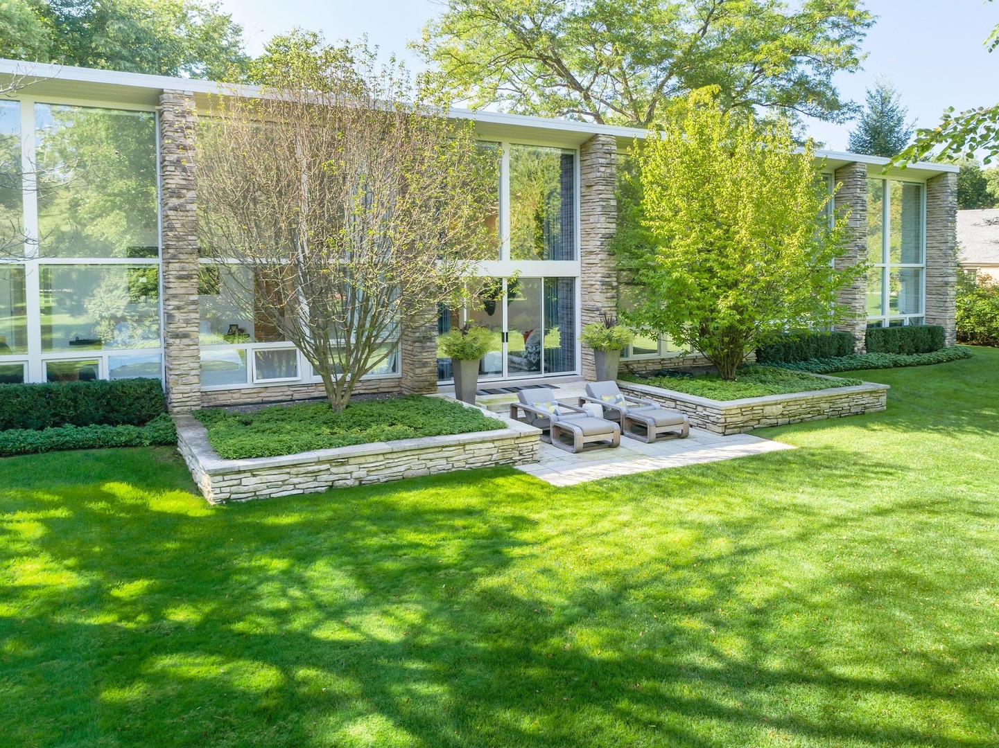 40 Longmeadow Road Winnetka, IL 60093 - Photo 1 of 54