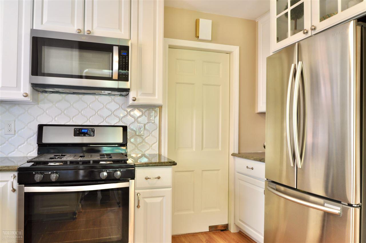 253 Moran Road Grosse Pointe Farms, MI 48236 - Photo 9 of 29