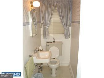8428 Ridge Avenue Philadelphia, PA 19128 - Photo 11 of 12 Bathroom