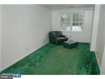 8428 Ridge Avenue Philadelphia, PA 19128 - Photo 6 of 12 Family Room