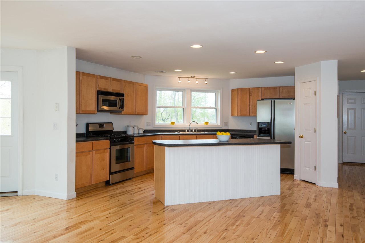 233 Walton Road Seabrook, NH 03874 - Photo 5 of 31