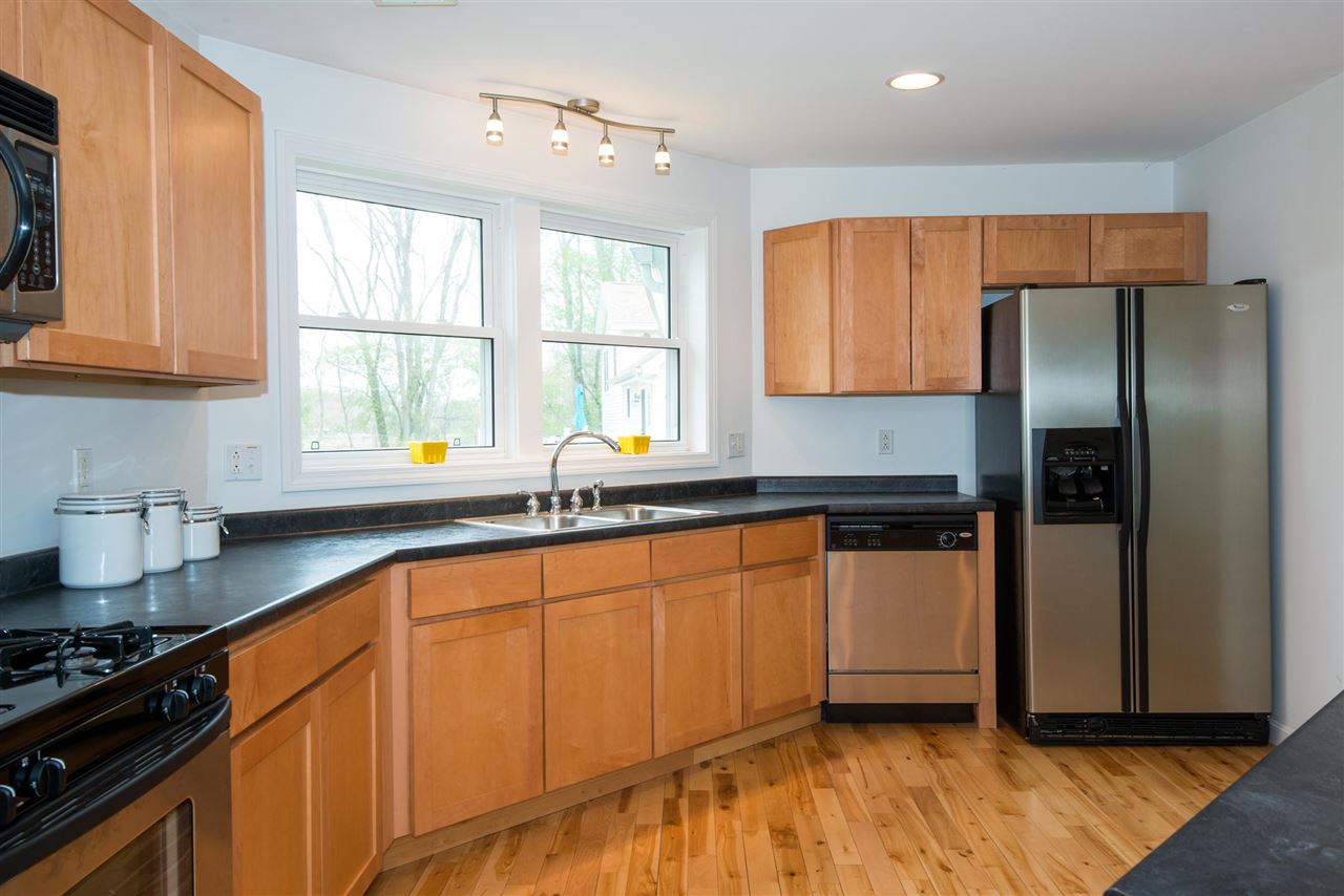 233 Walton Road Seabrook, NH 03874 - Photo 8 of 31