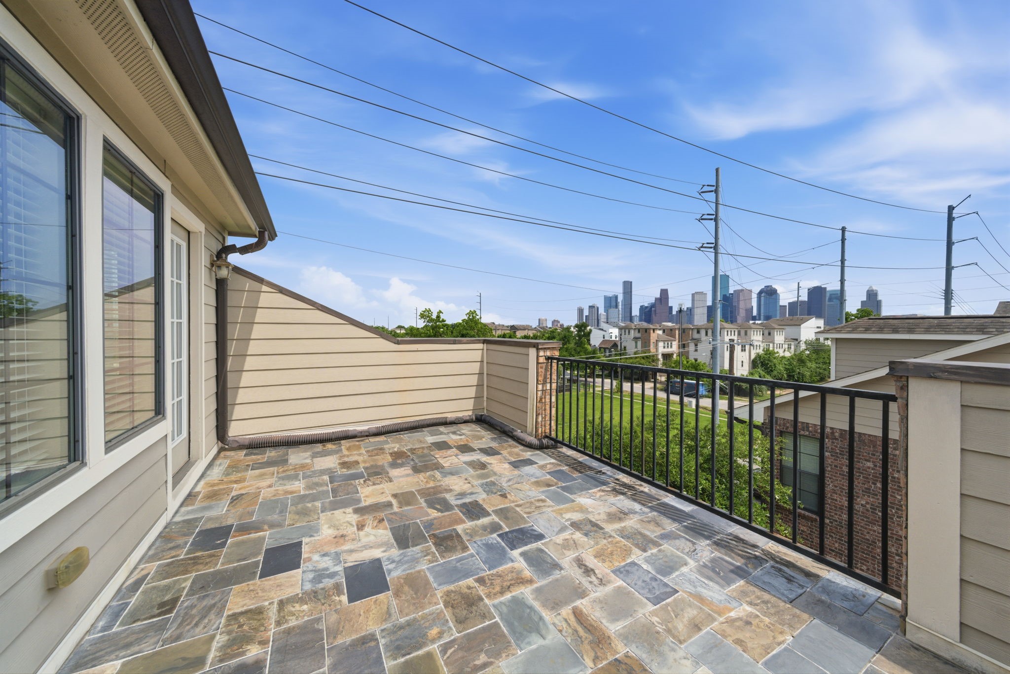 2110 Shearn Street, Unit 16 Houston, TX 77007 - Photo 24 of 37 Rooftop deck with an unobstructed + AMAZING Downtown view!