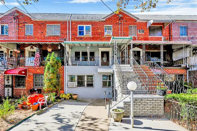 $1,100,000 | 2008 East 52nd Street | Mill Basin