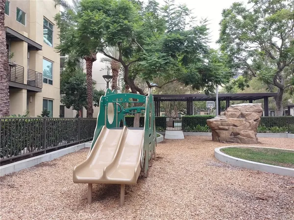 $908,888 | 2412 Nolita, Irvine, CA 92612