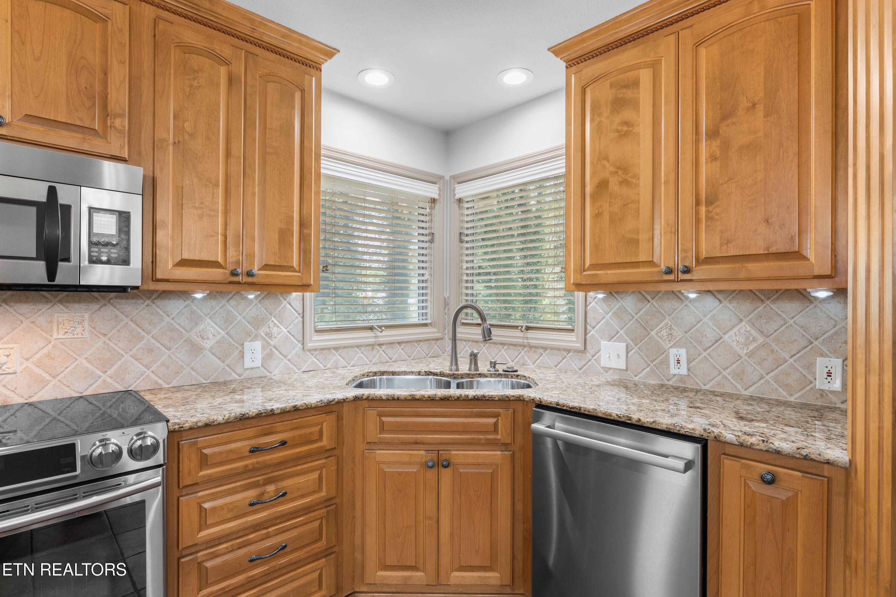 407 Tecumseh Point Loudon, TN 37774 - Photo 16 of 60 DSC09831