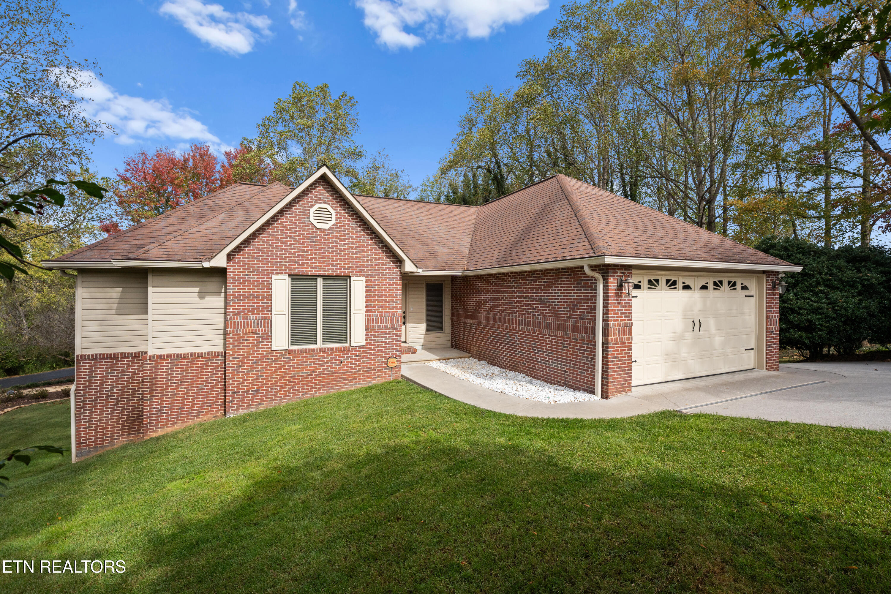 407 Tecumseh Point Loudon, TN 37774 - Photo 2 of 60 DSC00973 (1)