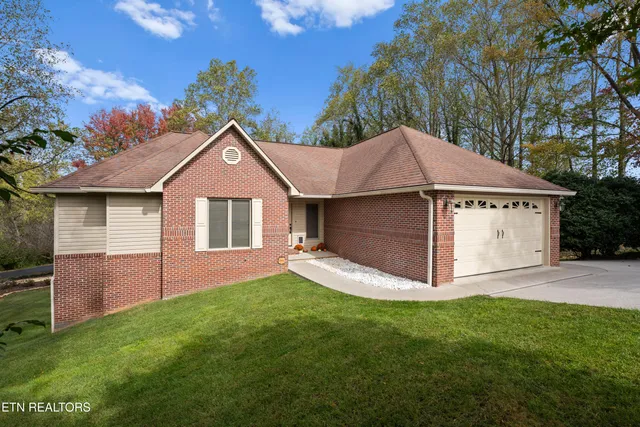 $699,900 | 407 Tecumseh Point, Loudon, TN 37774