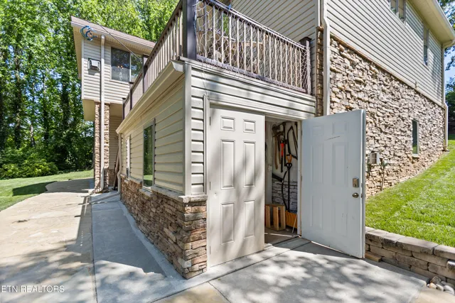 $699,900 | 407 Tecumseh Point, Loudon, TN 37774