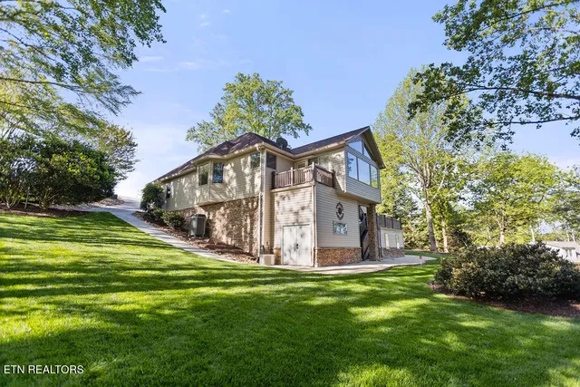 $699,900 | 407 Tecumseh Point, Loudon, TN 37774