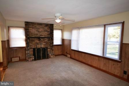 4177 Dumfries Road Catlett, VA 20119 - Photo 4 of 11 Living Room