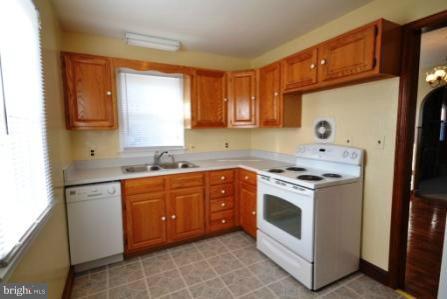 4177 Dumfries Road Catlett, VA 20119 - Photo 6 of 11 Kitchen