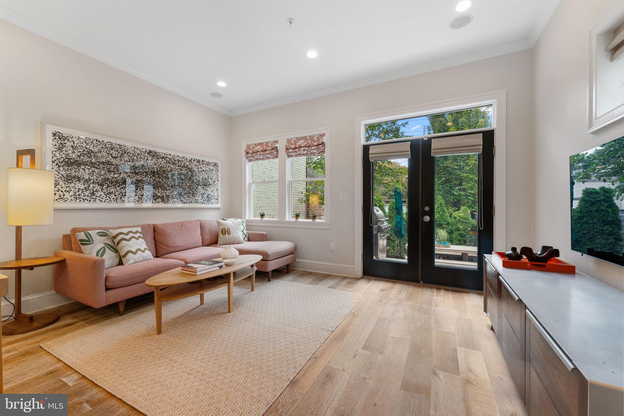 626 4th Street Northeast Washington, DC 20002 - Photo 10 of 43 Sitting area