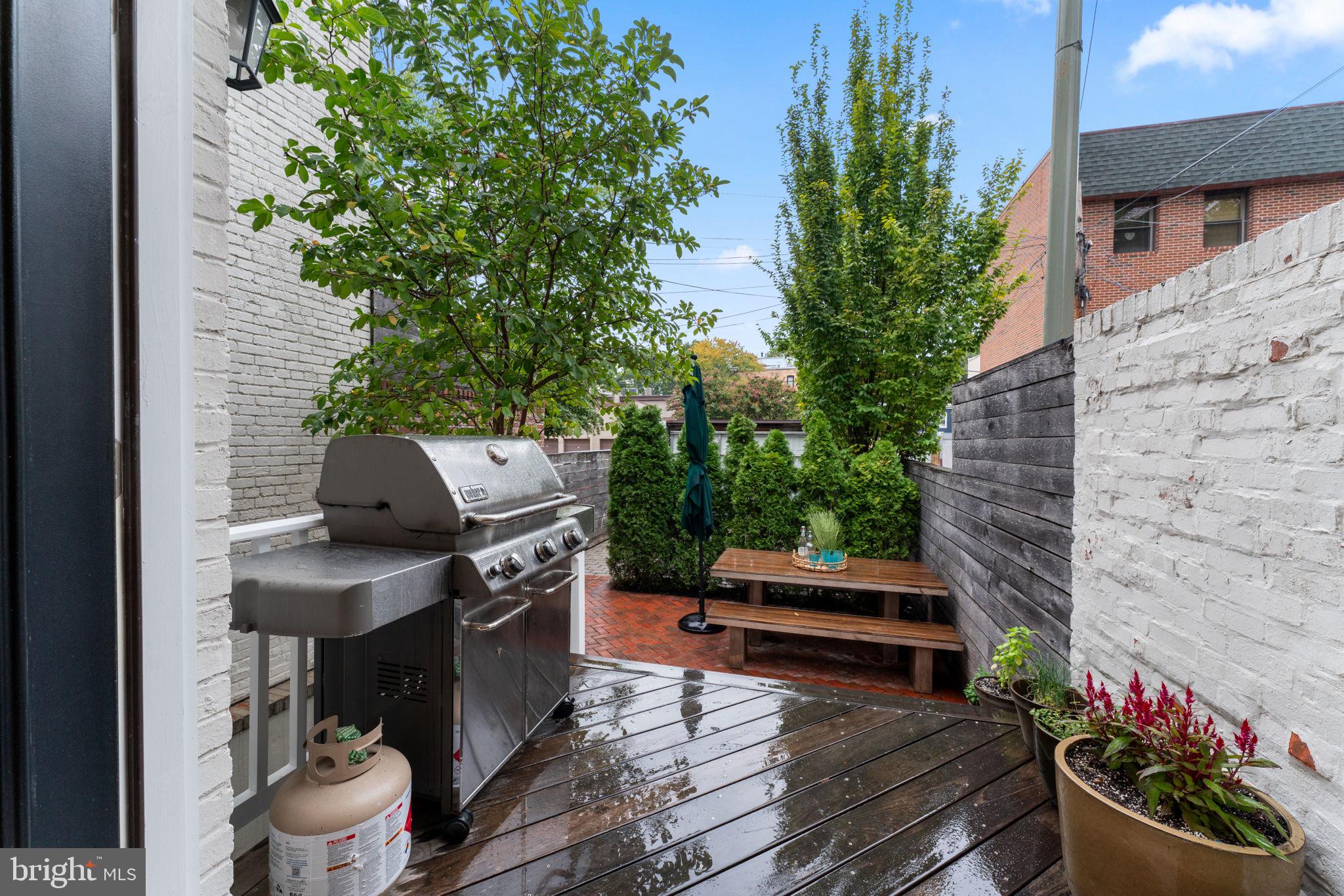 626 4th Street Northeast Washington, DC 20002 - Photo 31 of 43 Rear deck