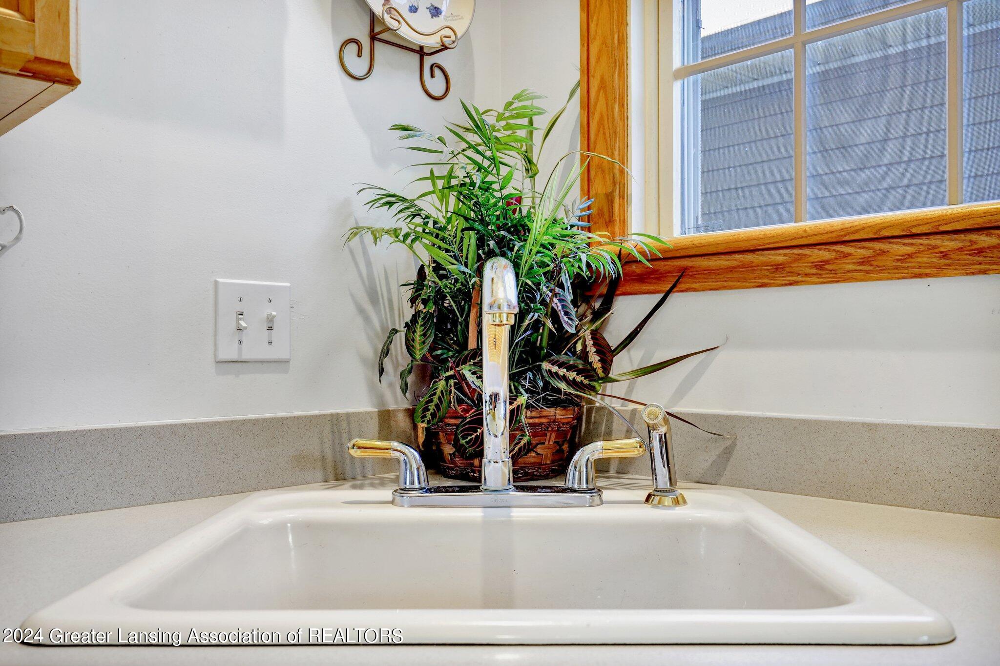 3131 West Price Road St. Johns, MI 48879 - Photo 11 of 51 25-web-or-mls-Open Ended Media-24