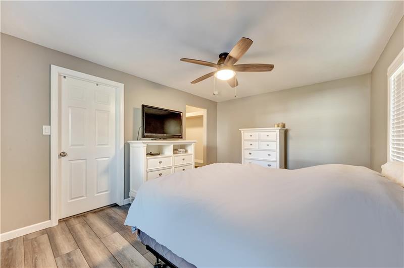 14 MacArthur Way McKees Rocks, PA 15136 - Photo 13 of 25