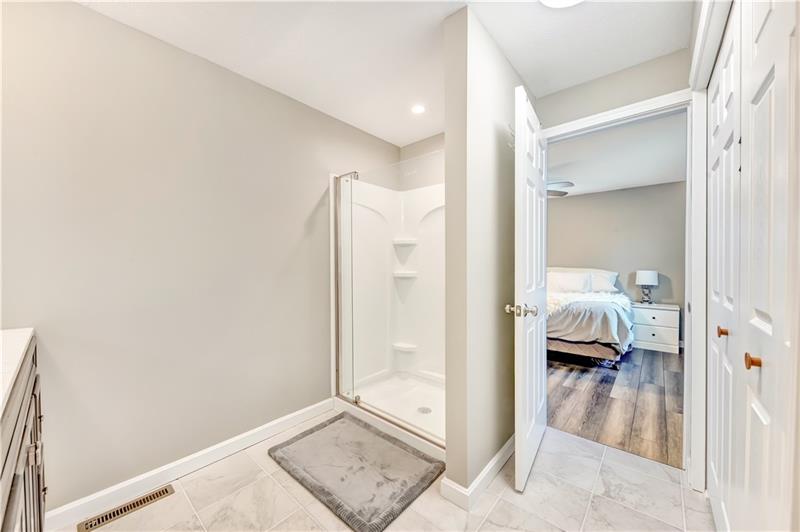 14 MacArthur Way McKees Rocks, PA 15136 - Photo 14 of 25