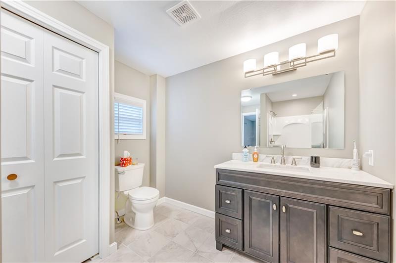 14 MacArthur Way McKees Rocks, PA 15136 - Photo 15 of 25