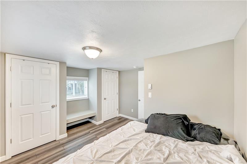 14 MacArthur Way McKees Rocks, PA 15136 - Photo 16 of 25