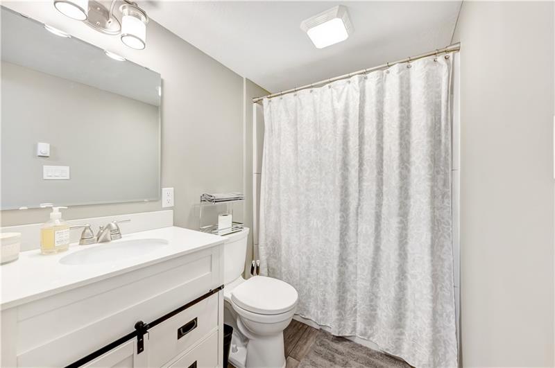 14 MacArthur Way McKees Rocks, PA 15136 - Photo 20 of 25