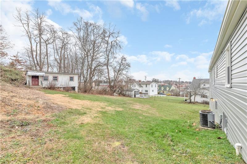 14 MacArthur Way McKees Rocks, PA 15136 - Photo 24 of 25