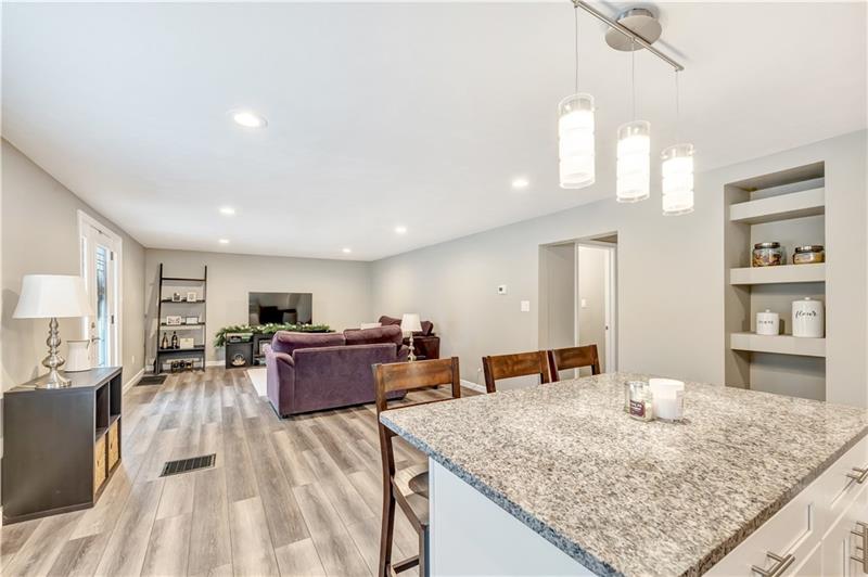 14 MacArthur Way McKees Rocks, PA 15136 - Photo 6 of 25