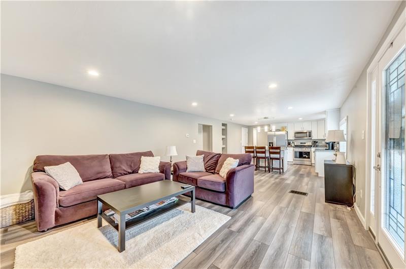 14 MacArthur Way McKees Rocks, PA 15136 - Photo 10 of 25