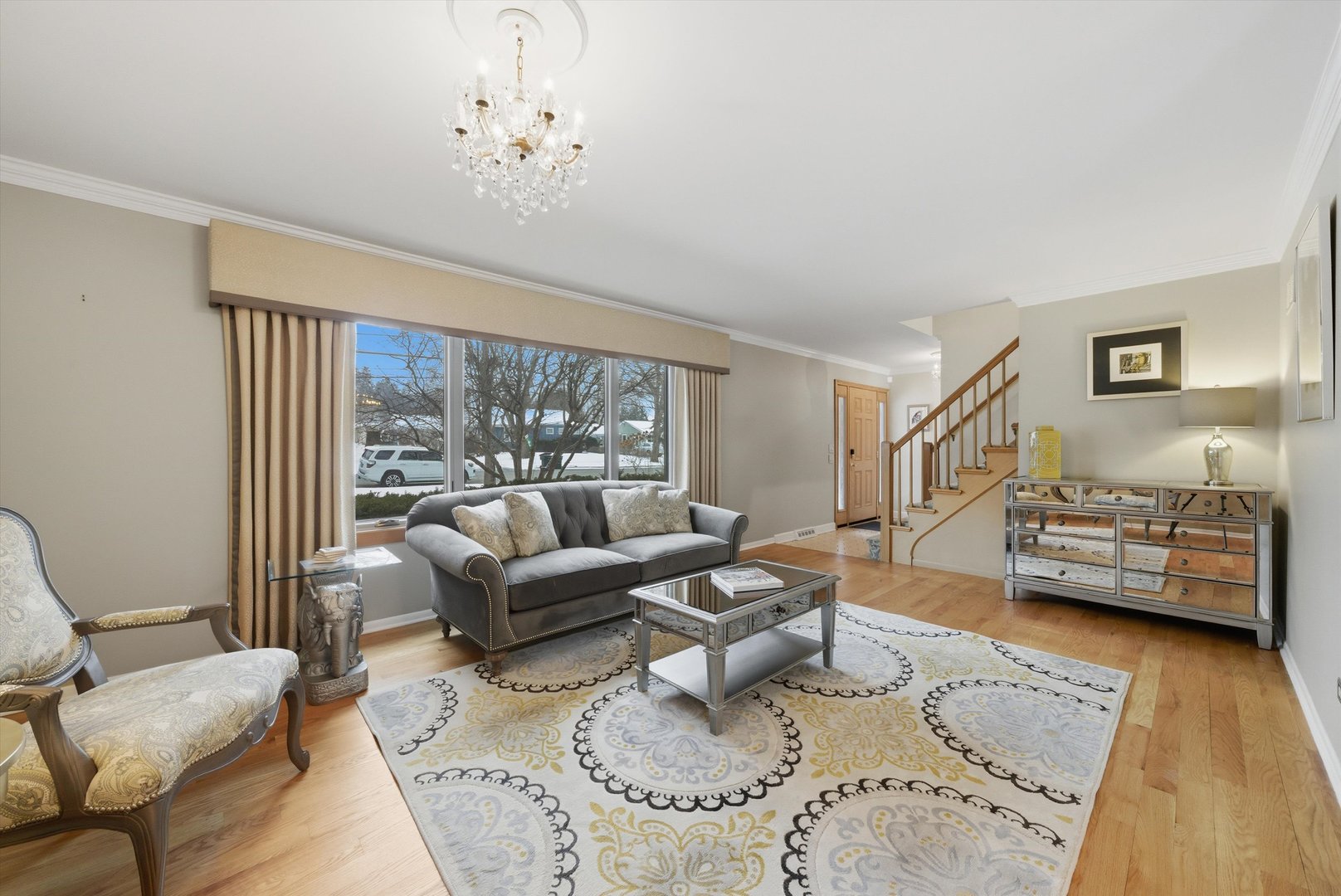 320 West Russell Street Barrington, IL 60010 - Photo 13 of 43 a living room with furniture and a large window