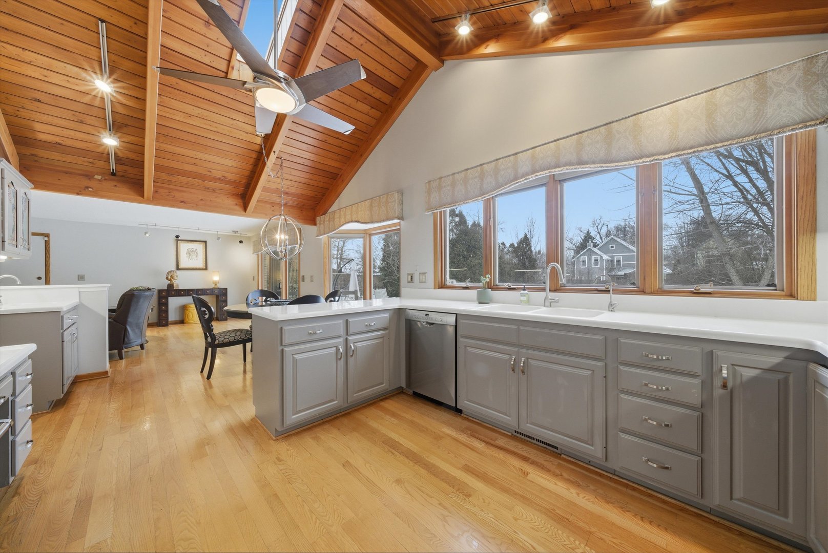 320 West Russell Street Barrington, IL 60010 - Photo 26 of 43