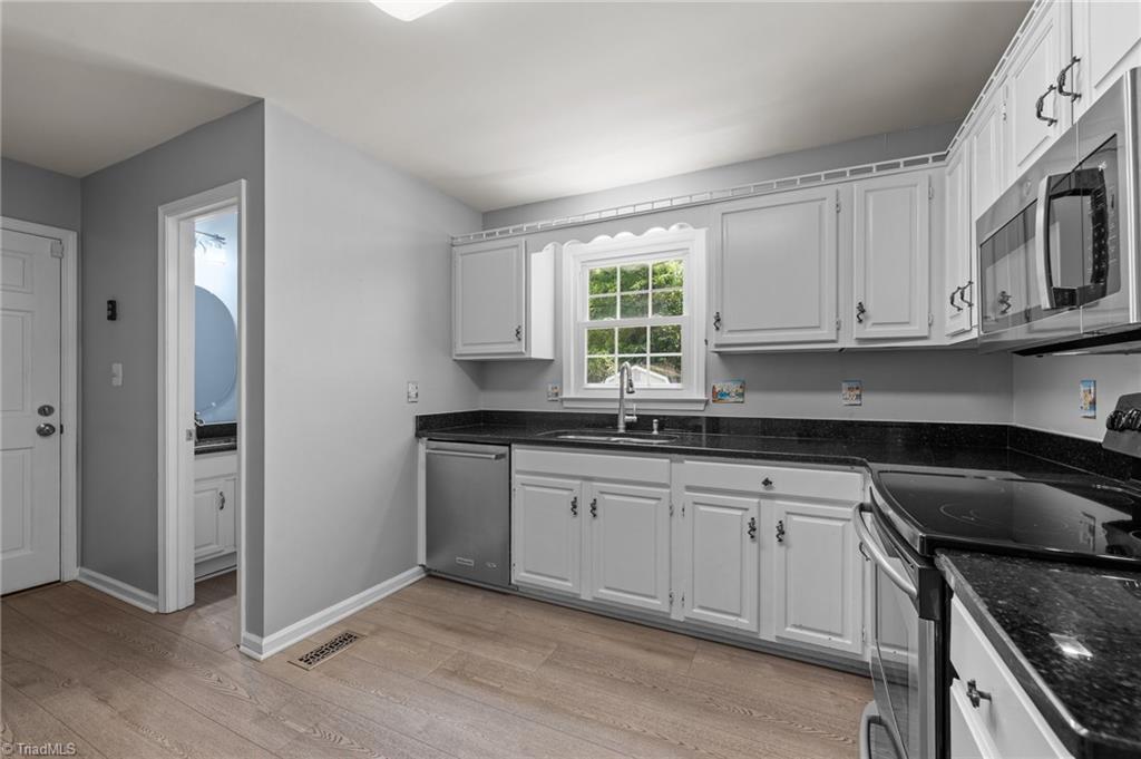 2216 Hoskins Road Burlington, NC 27215 - Photo 17 of 48 Gallery Image 17