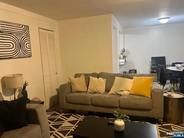 $2,500 | 2197 Center Avenue, Unit 197B, Fort Lee, NJ 07024