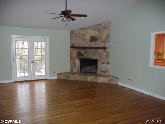 635 Rock Spring Road Bumpass, VA 23024 - Photo 3 of 5 Den/Family/Great Room - The great room offers beau