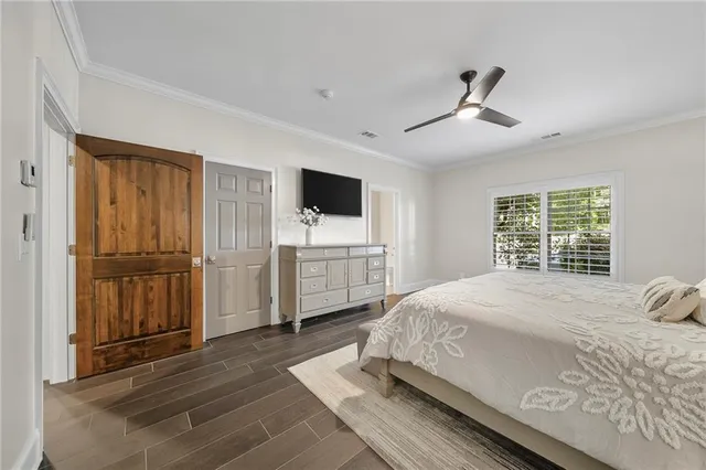 an aerial view of a houses with outdoor space and a lake view