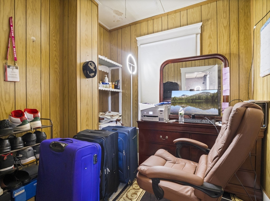 8 Douglas Street Worcester, MA 01603 - Photo 34 of 42