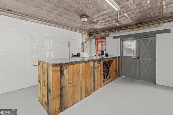 a view of a storage & utility room