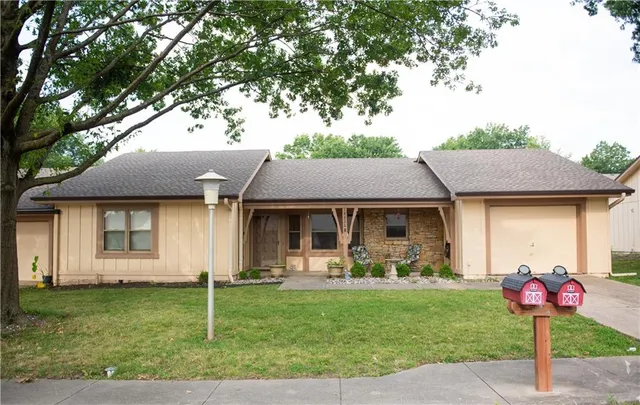 $139,000 | 18826 Sunrise Drive, Belton, MO 64012
