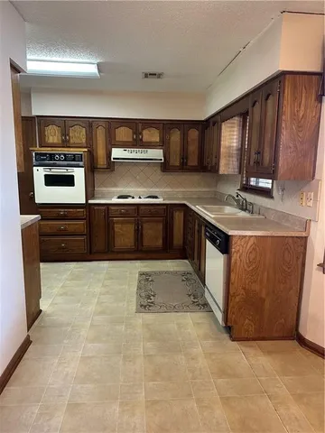 $139,000 | 18826 Sunrise Drive, Belton, MO 64012