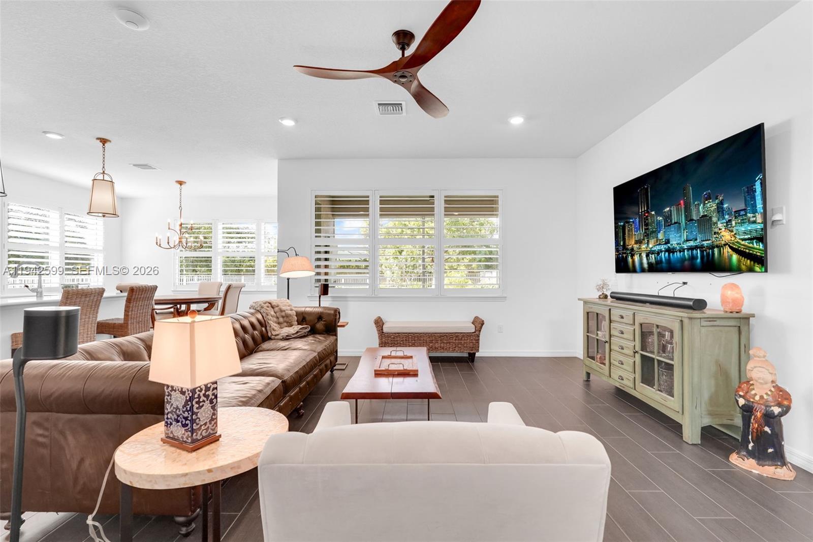 1612 Trailhead Terrace Hollywood, FL 33021 - Photo 5 of 53