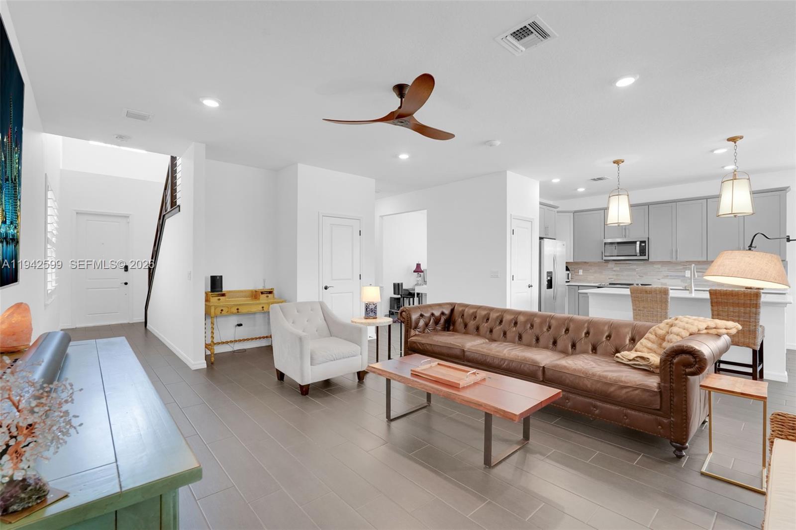 1612 Trailhead Terrace Hollywood, FL 33021 - Photo 6 of 53