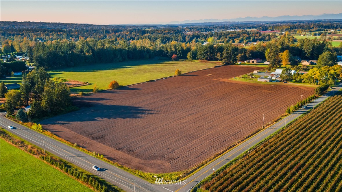 5781 Aldrich Road Bellingham, WA 98226 - Photo 2 of 22 Gallery Image 2