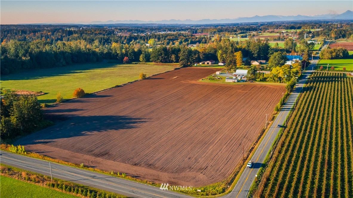 5781 Aldrich Road Bellingham, WA 98226 - Photo 3 of 22 Gallery Image 3