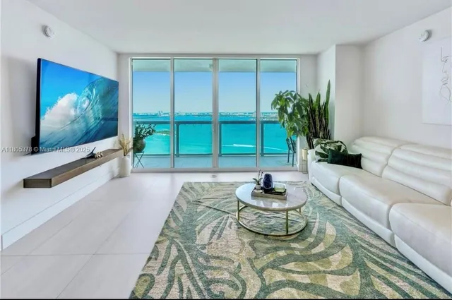 $999,000 | 1800 North Bayshore Drive, Unit 3707, Miami, FL 33132