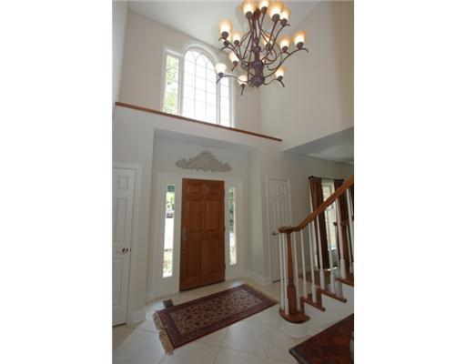 797 Scrubgrass Road Mt. Lebanon, PA 15243 - Photo 11 of 18 Entry/Foyer.