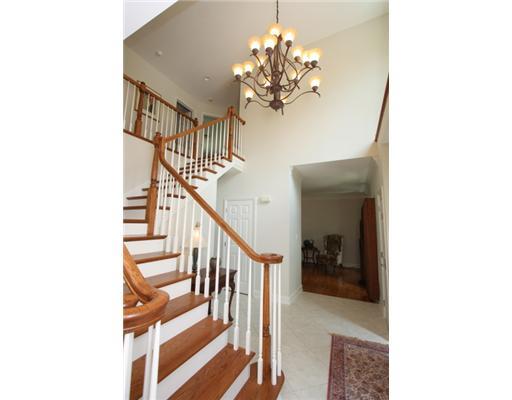 797 Scrubgrass Road Mt. Lebanon, PA 15243 - Photo 10 of 18 Entry/Foyer.