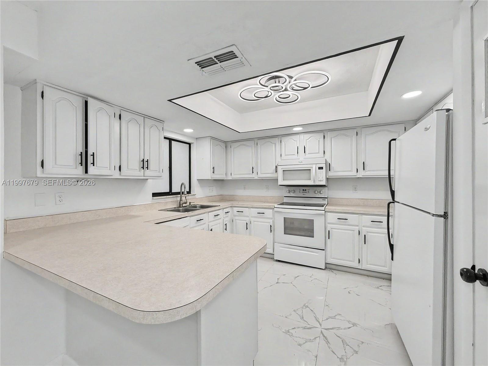 2101 Hibiscus Road Fort Myers, FL 33905 - Photo 4 of 10 Photo 4