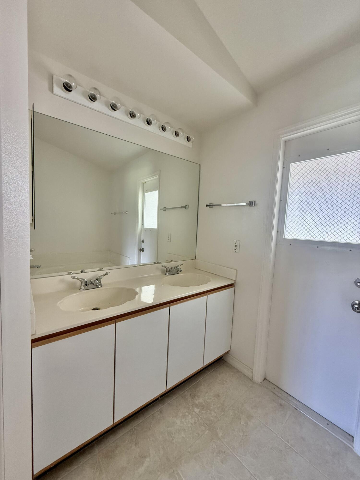 3259 Southeast W Snow Road Port St. Lucie, FL 34984 - Photo 6 of 24 Master Bath