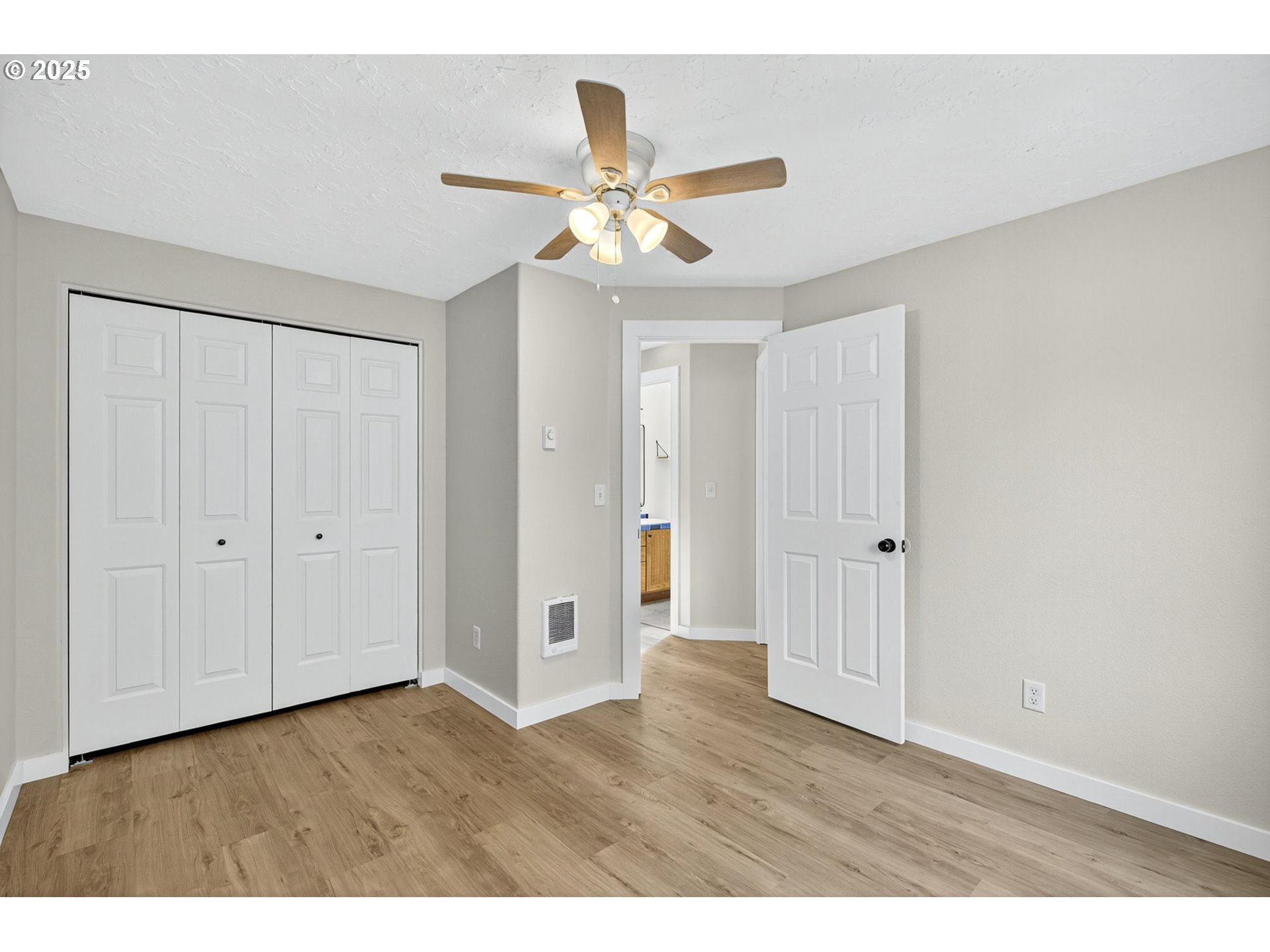 929 Northwest Spring Street Newport, OR 97365 - Photo 28 of 46 a view of an empty room